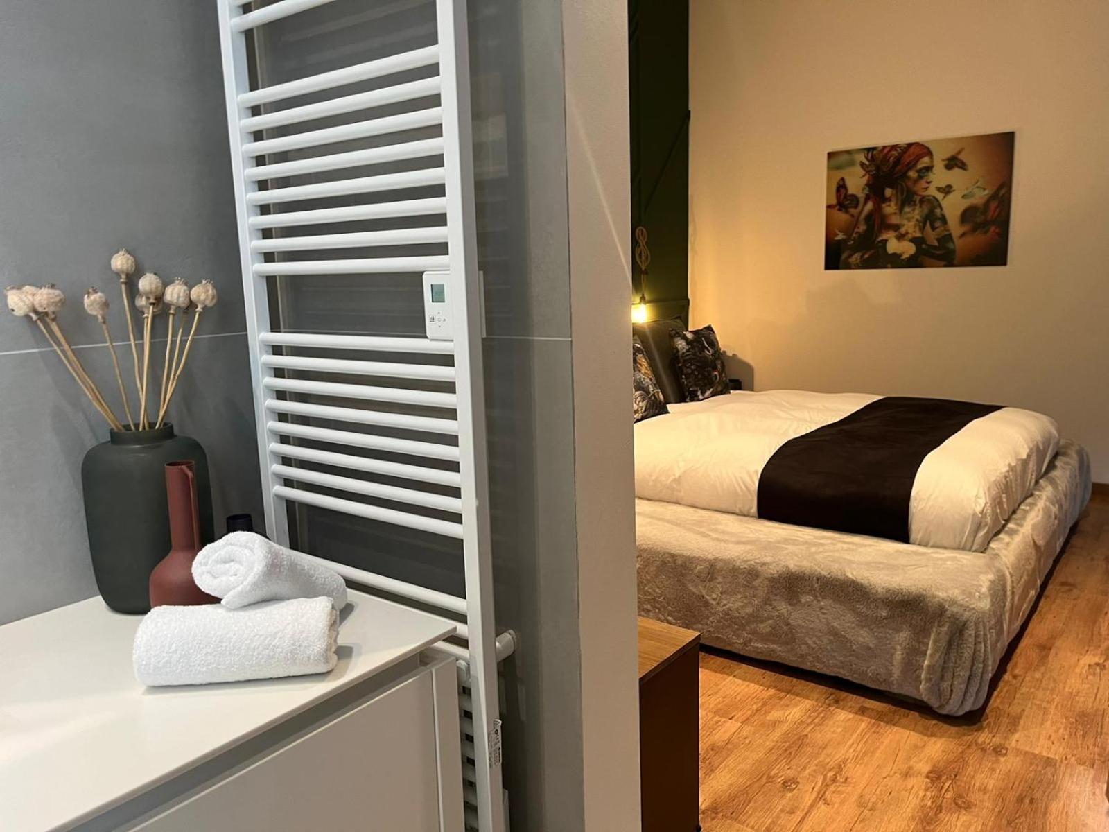 Bed and Breakfast White Castle - Charleroi Airport Номер фото