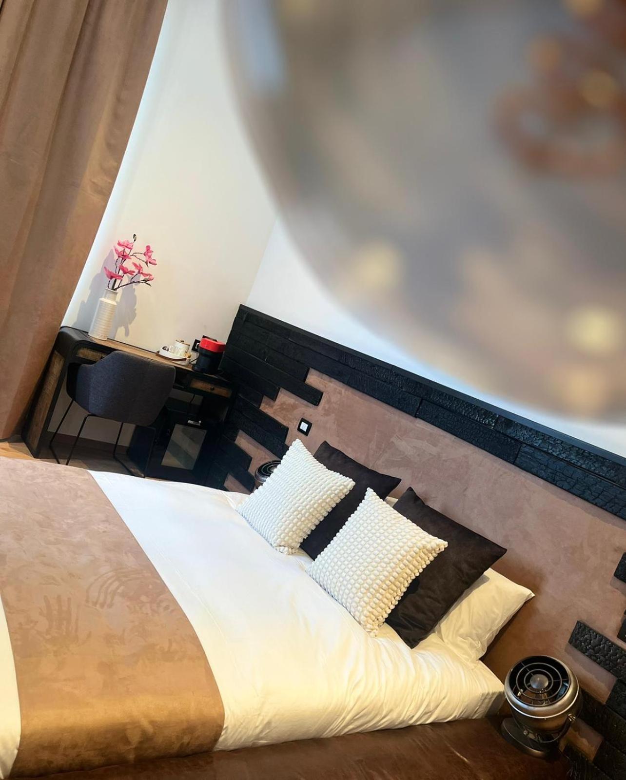 Bed and Breakfast White Castle - Charleroi Airport Номер фото